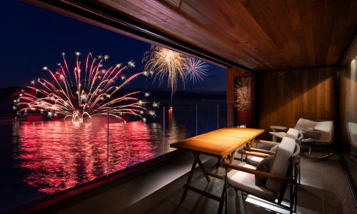 客室から見る花火